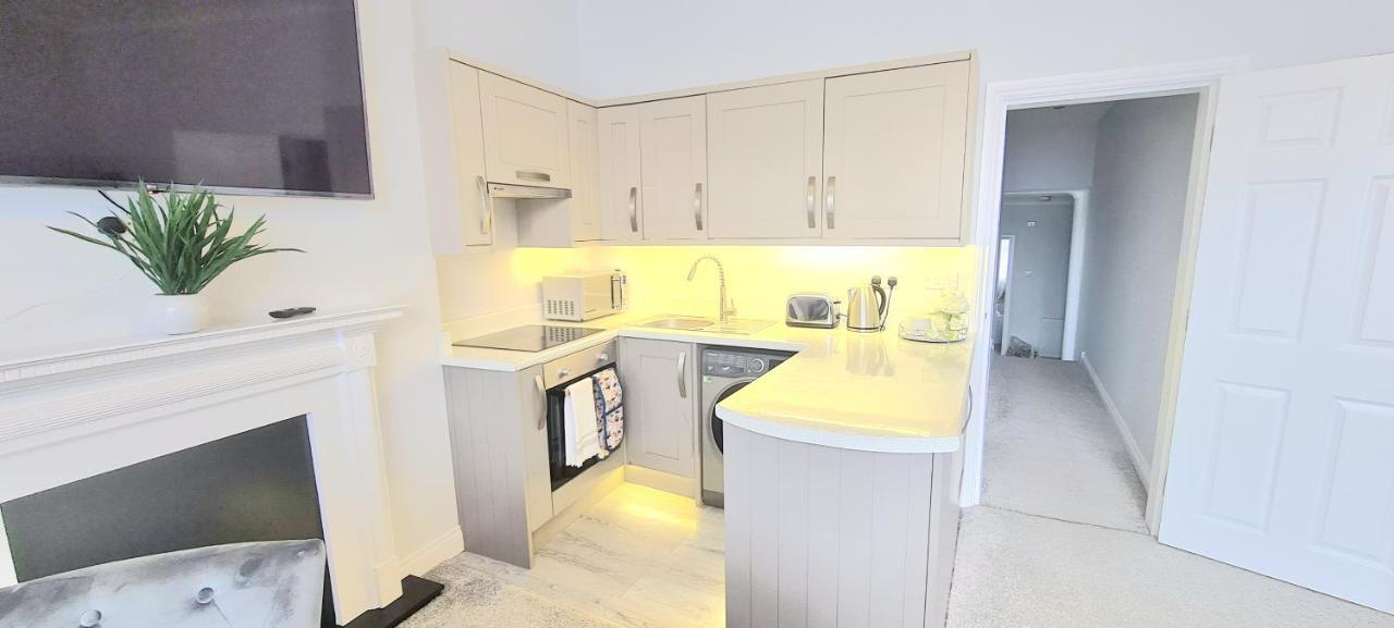 Spacious 3 Bed Flat Near The Sea With Parking Bournemouth Exterior photo